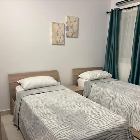 Апартаменты Balluta Beachfront *